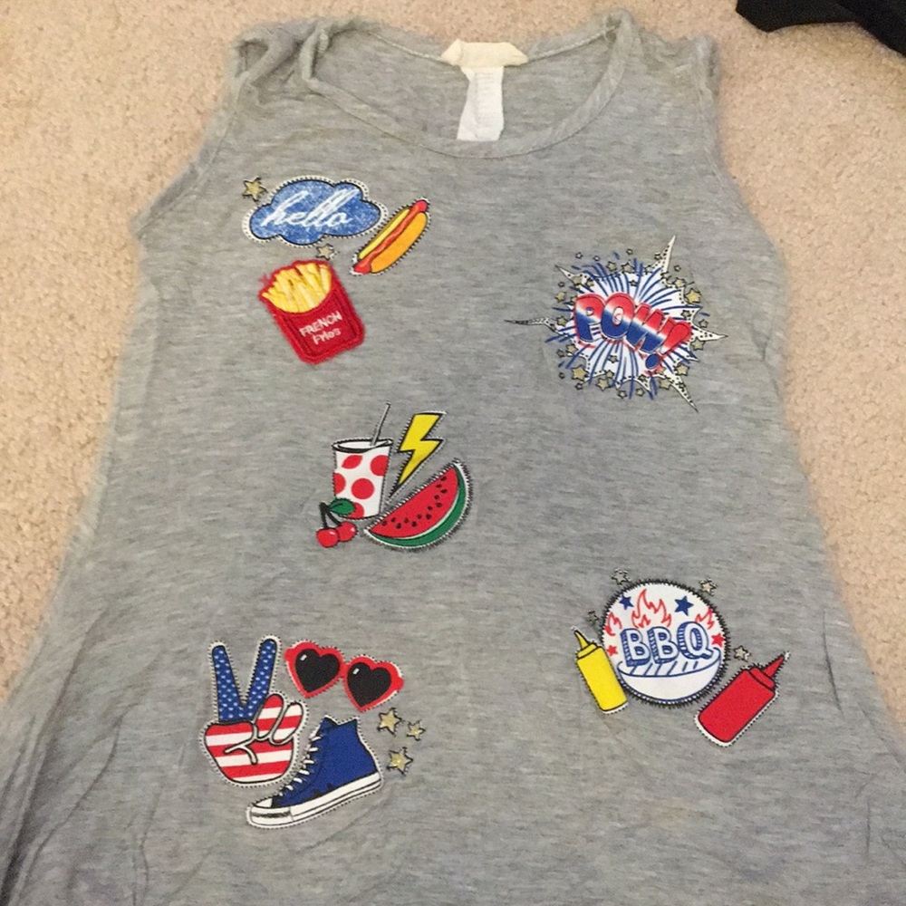Gray T-shirt with Fourth of July patches